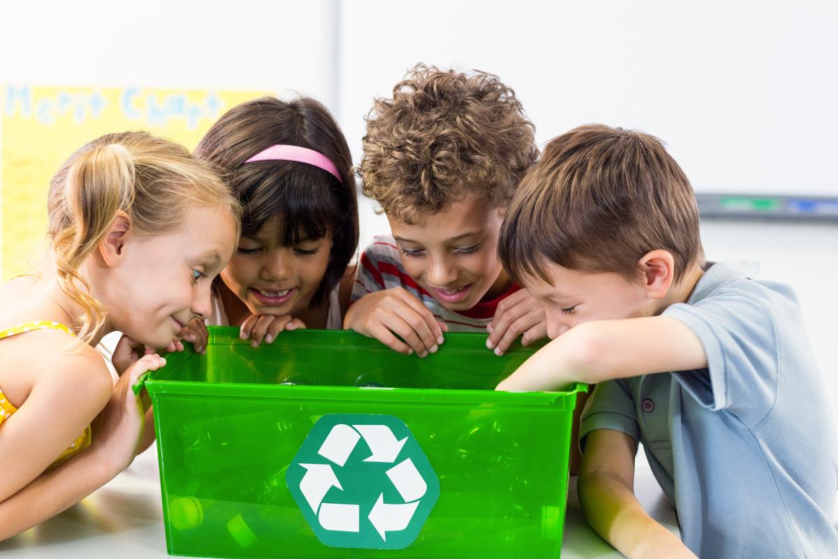 Enfants bac de récupération